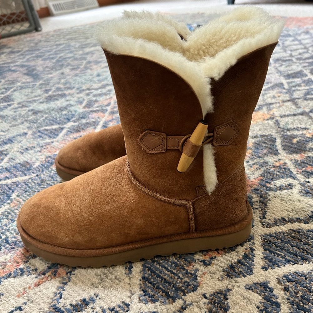 Women’s UGG boots size 10